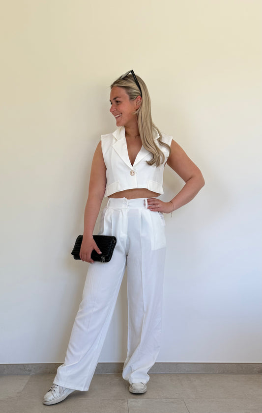 Cropped white set