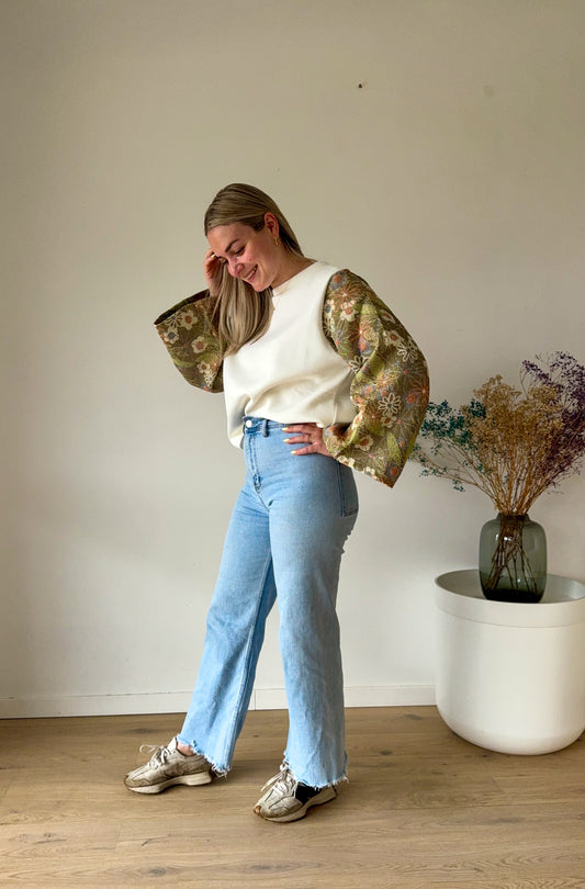 Flower print sweater