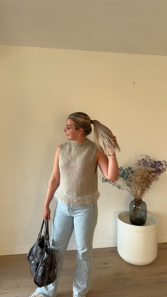 Fluffy knitted top