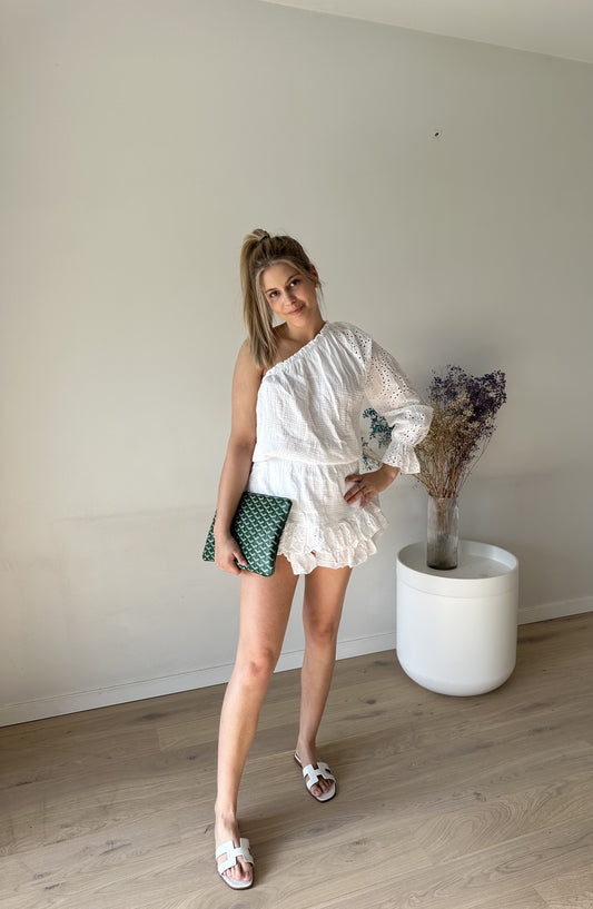 White holiday set
